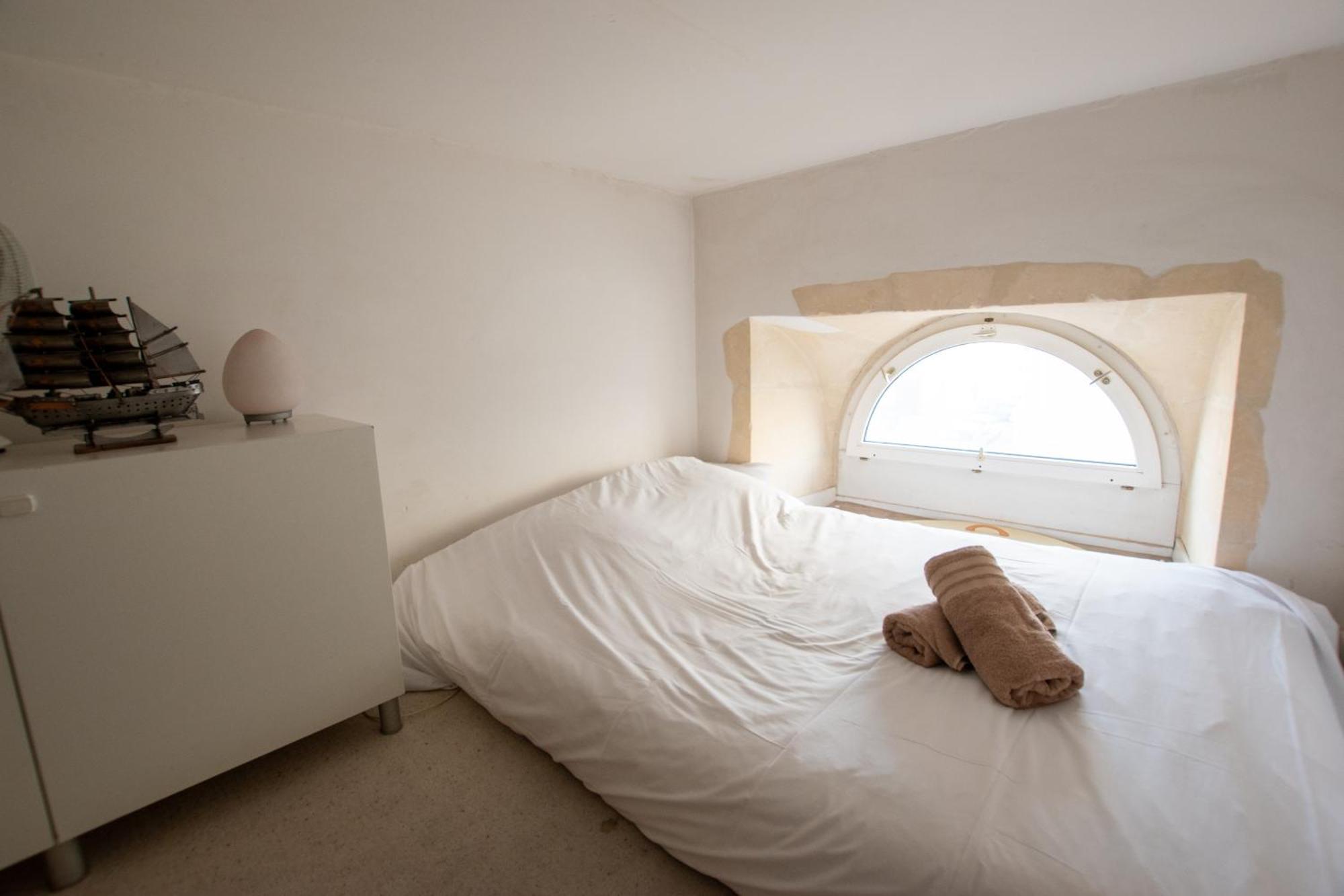 Renne - Vue Imprenable Sur Le Rhone Apartment อาร์ลส์ ภายนอก รูปภาพ