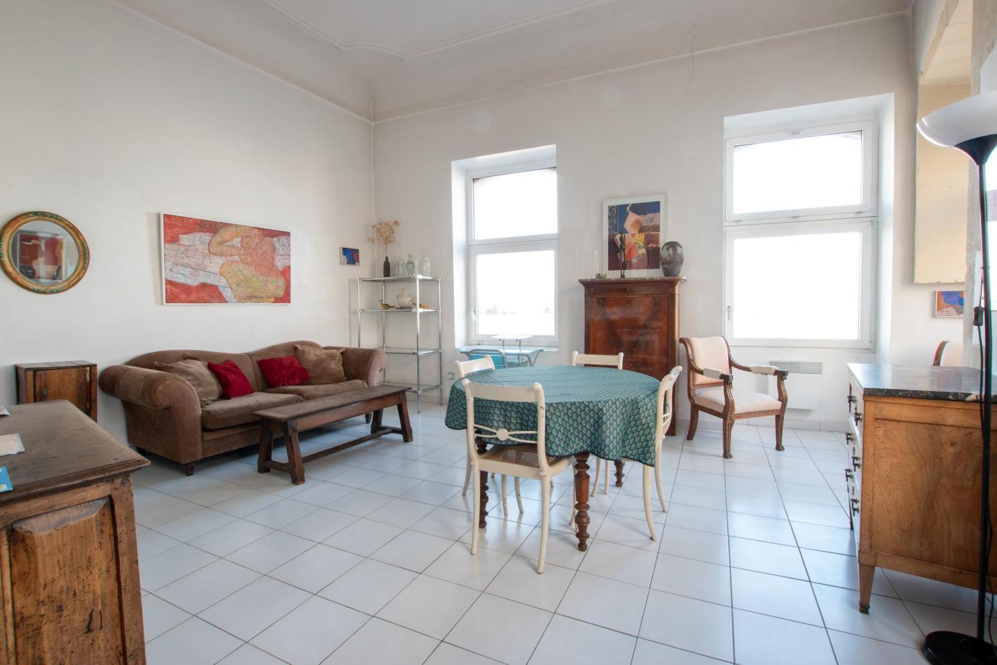 Renne - Vue Imprenable Sur Le Rhone Apartment อาร์ลส์ ภายนอก รูปภาพ