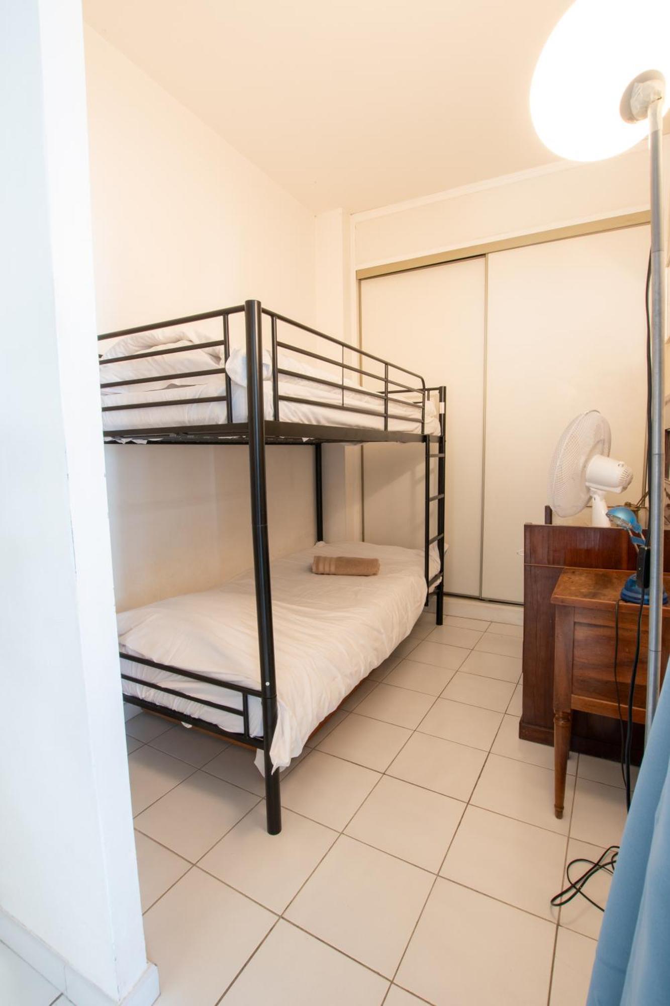 Renne - Vue Imprenable Sur Le Rhone Apartment อาร์ลส์ ภายนอก รูปภาพ